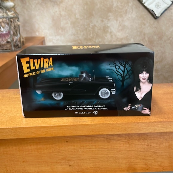 Mistress of the Dark Elvira’s Macabre Mobile Figurine - Picture 2 of 12